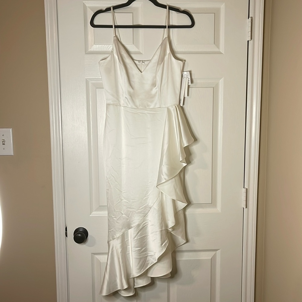 Aqua Formal White Dress size 6